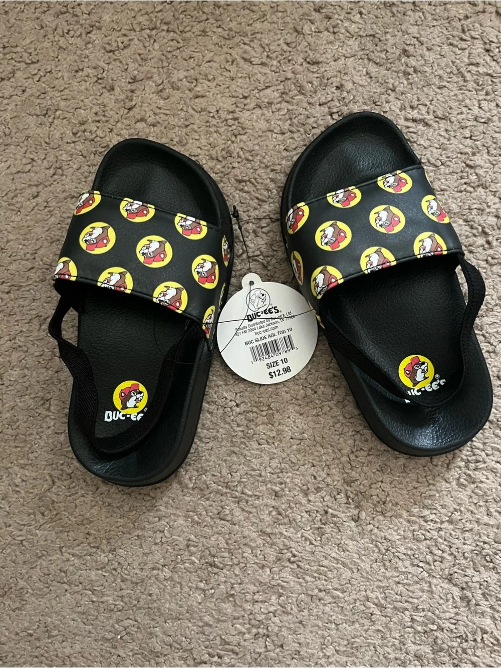 Kids Buc-ees sandals size 10